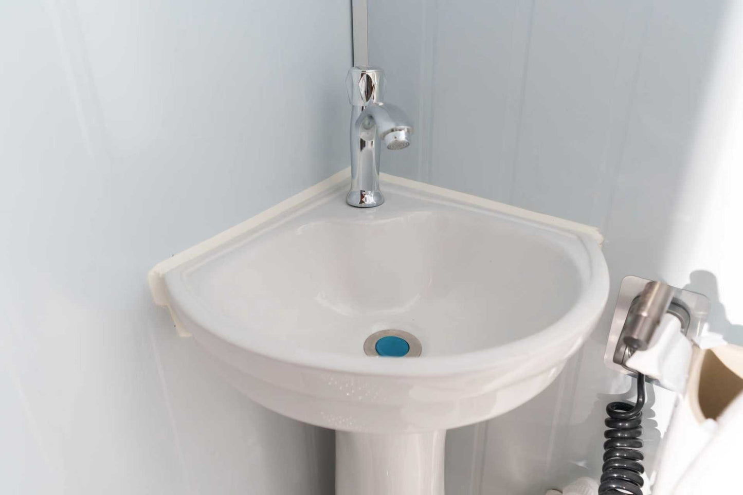 Movotex Durable Portable Toilet Unit - Ceramic Toilet Model